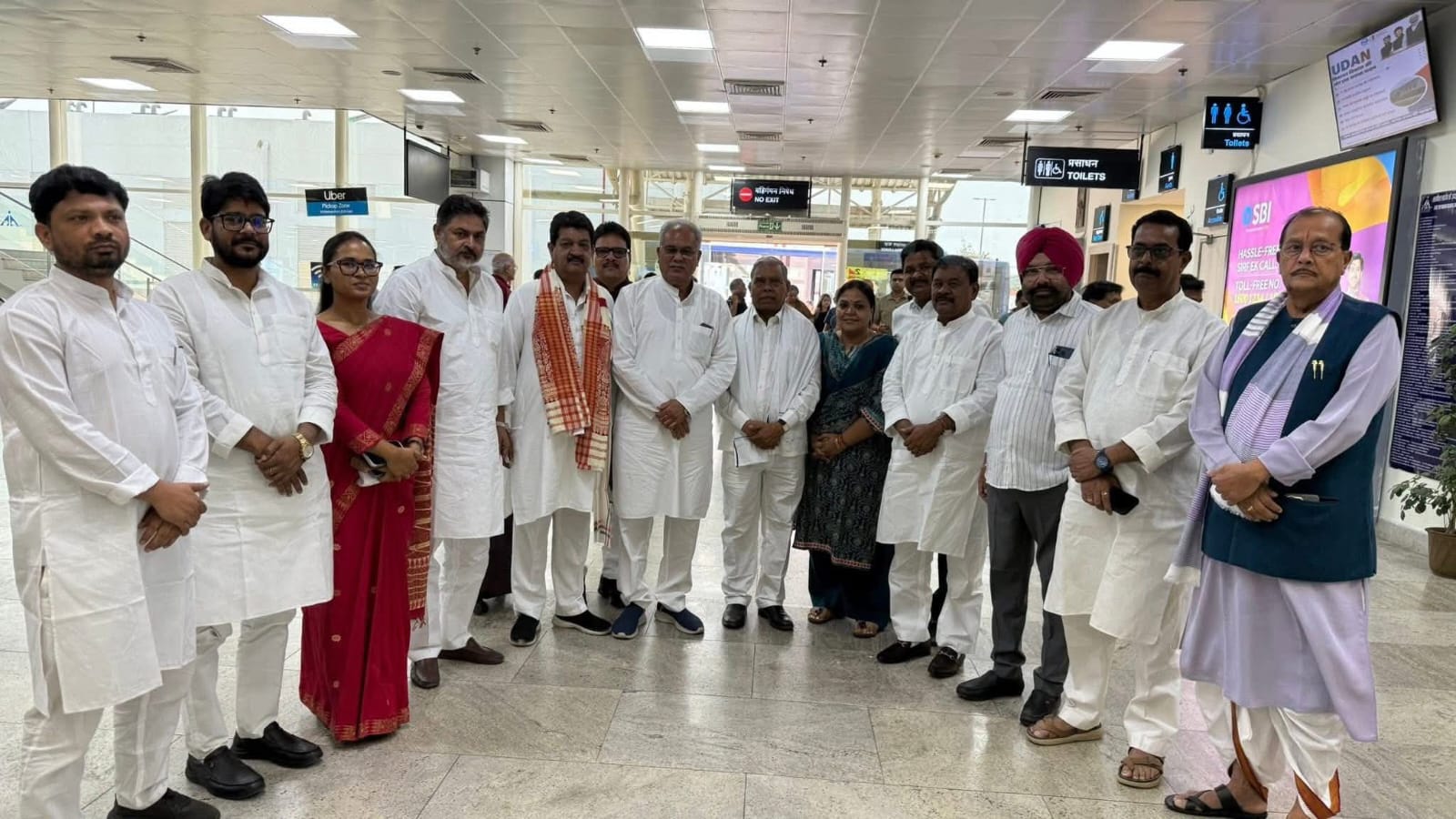 रांची-पहुंचे-aicc-पर्यवेक्षक-भूपेश-बघेल-अजय-शर्मा-झारखंड-राज्यसभा-चुनाव-कांग्रेस-महागठबंधन-तैयारी
